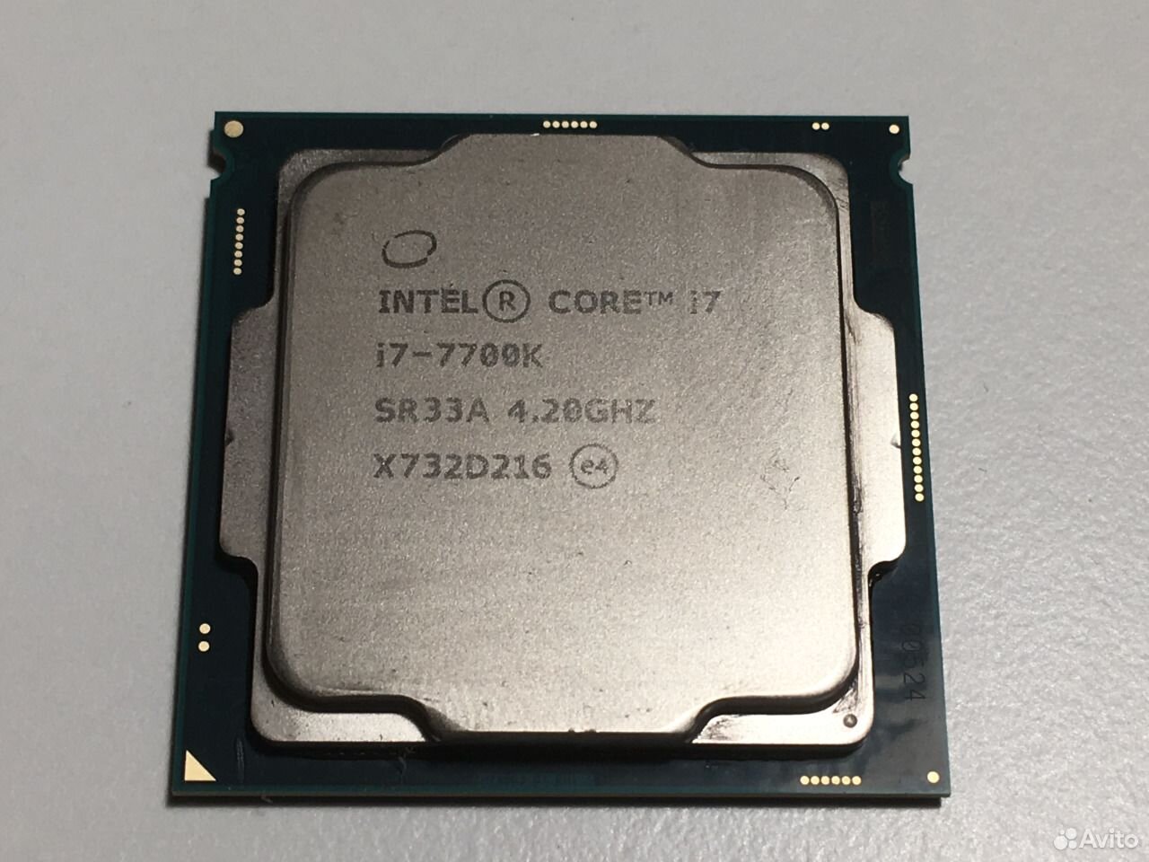 Интел 7700. Процессор Intel Core i7-7700k. Intel Core i7-7700 lga1151, 4 x 3600 МГЦ. I7 7700k под крышкой. Брак процессора Intel 7700.