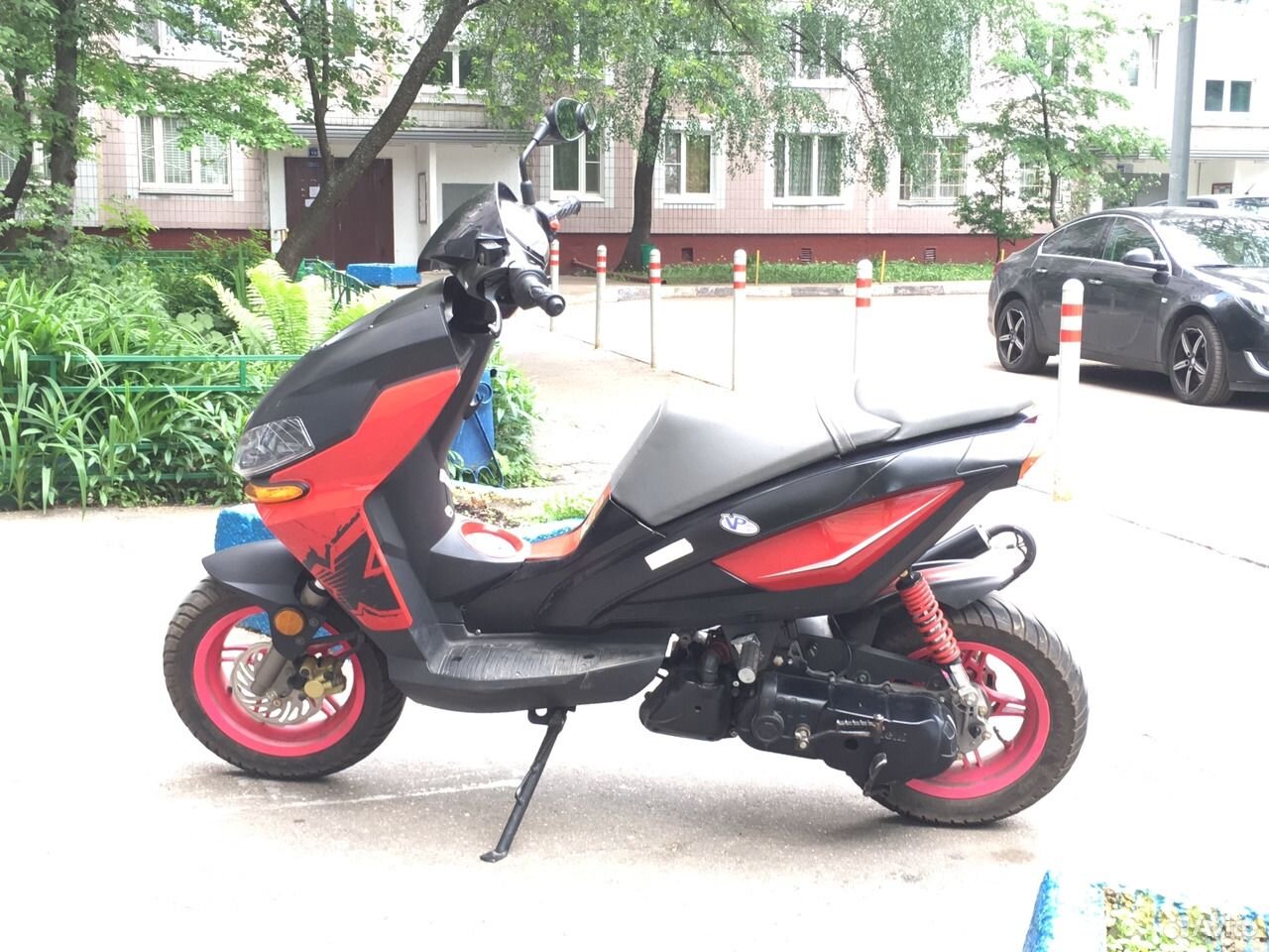 Benelli arrow 100. Стелс арроу бенелли 50. Стелс бенелли 100. Скутер stels arrow 50 benelli. Скутер benelli 100.