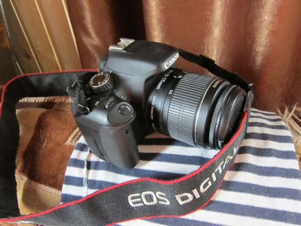Зеркальный фотоаппарат Canon EOS 550D kit