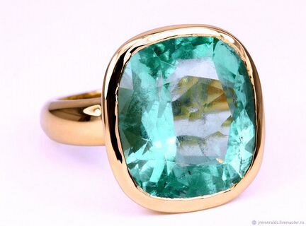 Золотое кольцо с изумрудом бриллиантами Колумбия