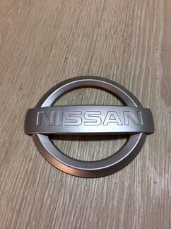 Эмблема Nissan almera 2013) G15 1.6 16кл Перед