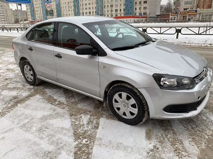 Volkswagen Polo 1.6 МТ, 2012, битый, 68 000 км