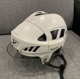 Продам хоккейный шлем, хоккейные щитки