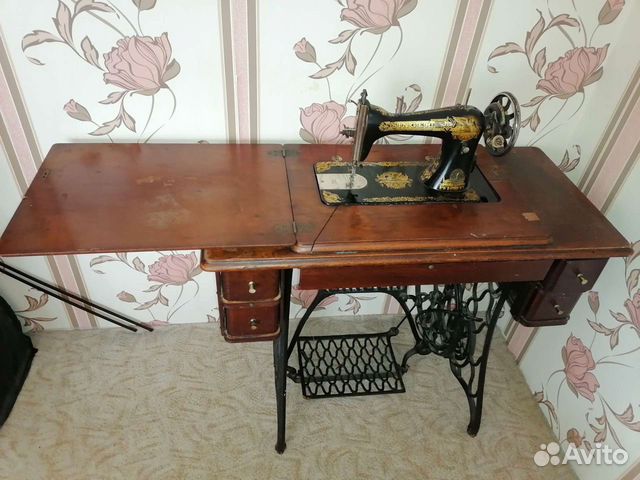 Швейная машинка зингер