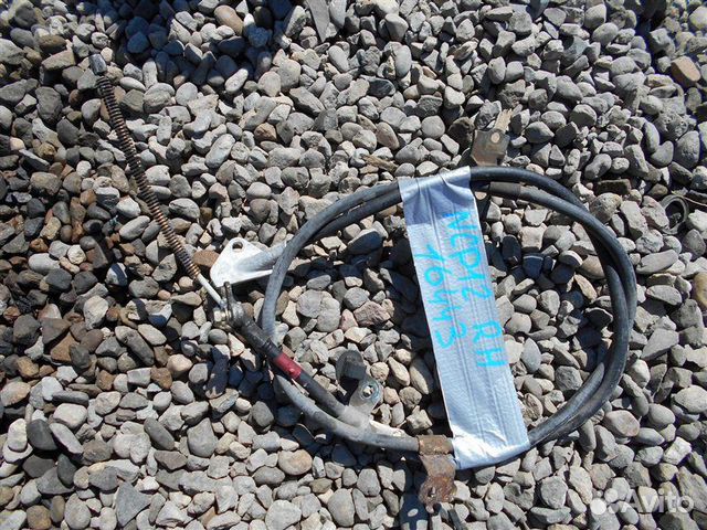 Тросик ручника правый Toyota Platz NCP12 1NZ-FE