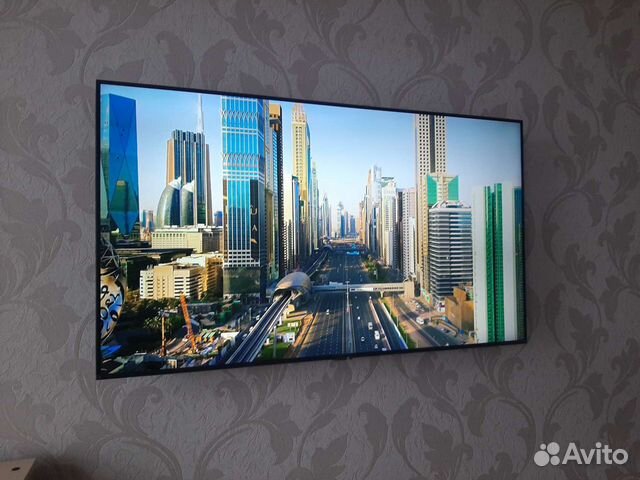 Самсунг Смарт тв 4 К UHD Crystal