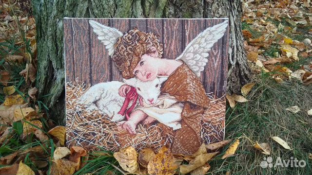 Картина вышитая крестом «Ангел с ягнёнком»