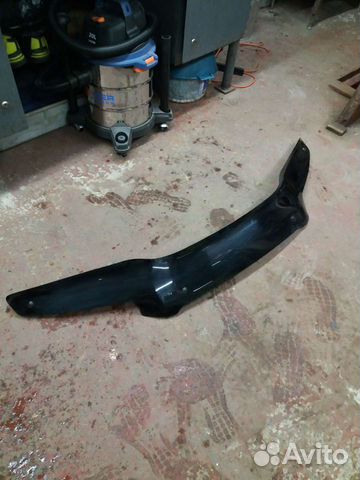 Дефлектор капота