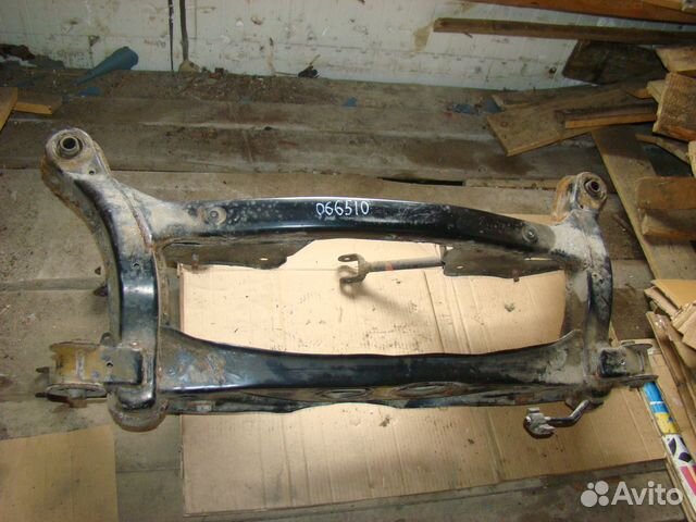 Подрамник задний Lexus rx 300 99г Подрамник задний Lexus rx 300 99г