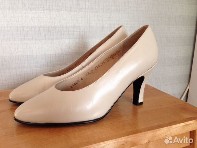 Туфли цвета слоновой кости Туфли цвета слоновой кости