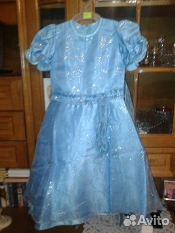 Нарядное новое голубое платье