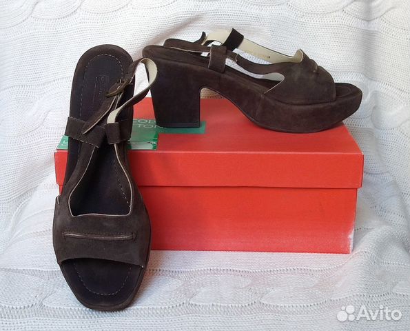 Босоножки на платформе Benetton из замши. Новые Босоножки на платформе Benetton из замши. Новые