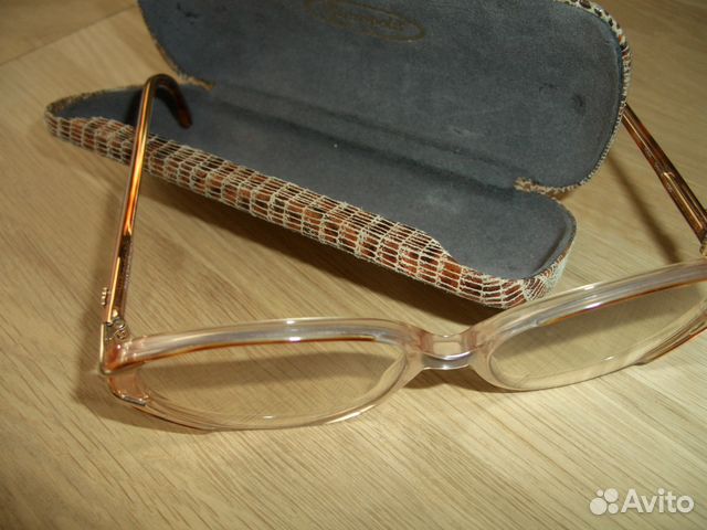 Солнцезащитные очки Yves Saint Laurent женские