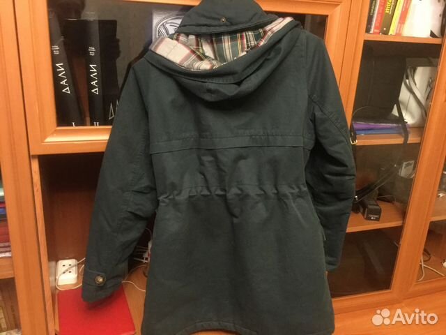 Парка темно зеленая,тёплая pull bear Парка темно зеленая,тёплая pull bear