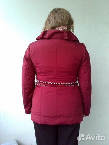 Куртка нейлоновая красная, под пояс (XL). Сост.отл Куртка нейлоновая красная, под пояс (XL). Сост.отл