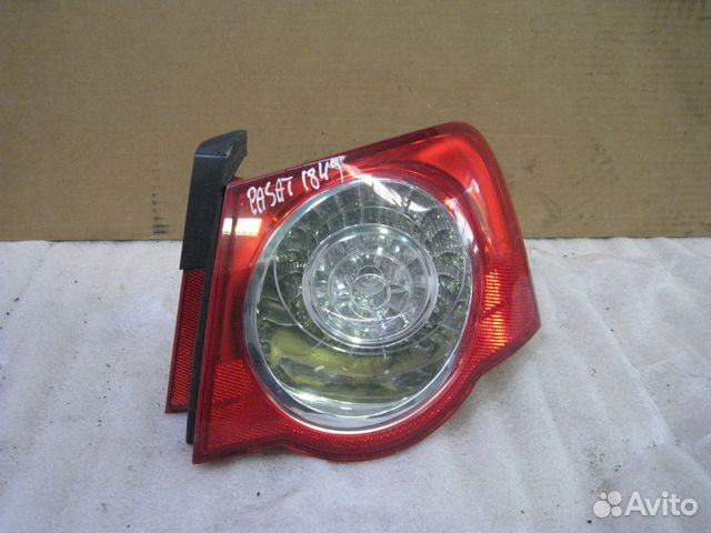 Фонарь задний наружный правый VW Passat