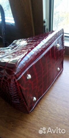 Вишнёвая кожаная сумка Италия
