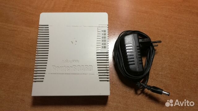 Продам маршрутизатор Mikrotik RB751U-2HnD