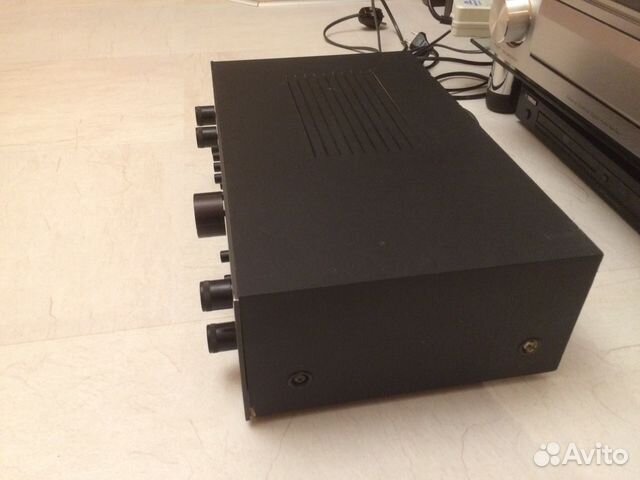 Усилитель интегральный Akai AM-2200 Усилитель интегральный Akai AM-2200