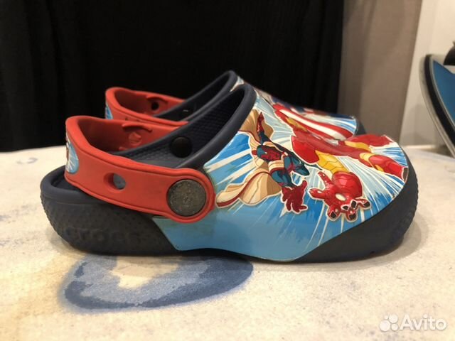 avengers crocs