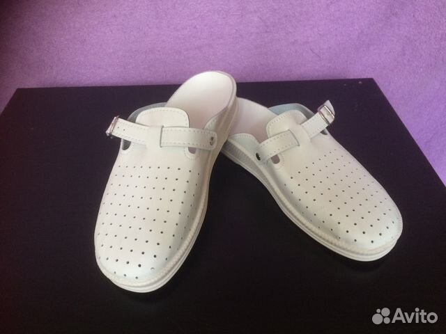 Новые Сабо медицинские из искусственной кожи