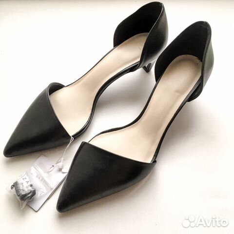 Новые черные кожаные туфли Zara на мини-каблуке Новые черные кожаные туфли Zara на мини-каблуке