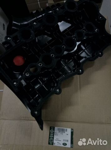 Правая клапанная крышка Land Rover LR116732 Правая клапанная крышка Land Rover LR116732