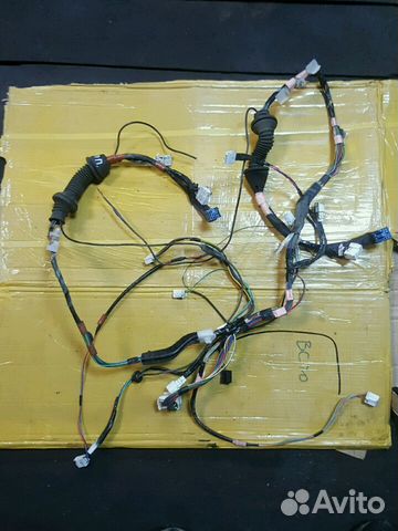 Проводка передней двери Toyota Corolla 150 E150