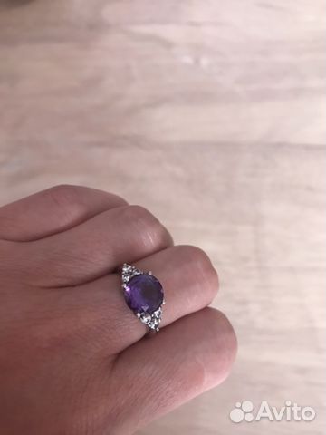 Серебряное кольцо и серьги с аметистом и фианитами