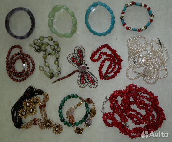 Украшения из камня, дерева