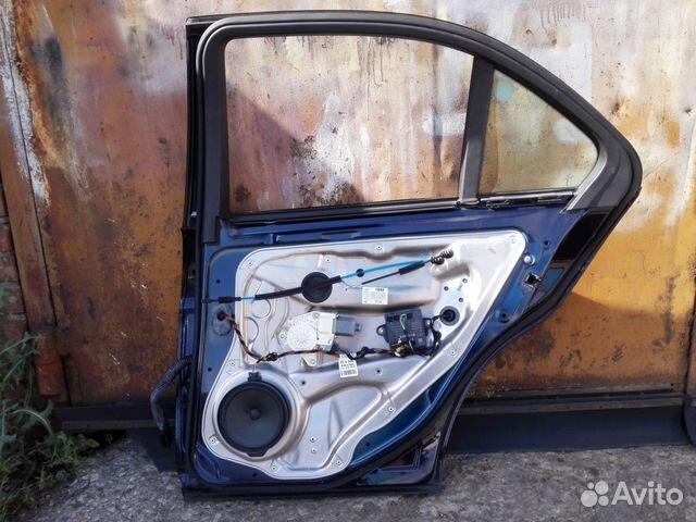 Дверь задняя Mercedes W204 правая