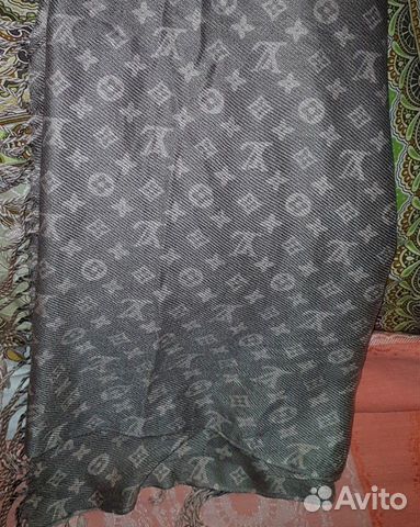 Шарф Луи Виттон. Louis Vuitton. Палантин бежевый Шарф Луи Виттон. Louis Vuitton. Палантин бежевый
