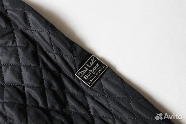 Женская чёрная стёганная куртка Barbour Land Rover
