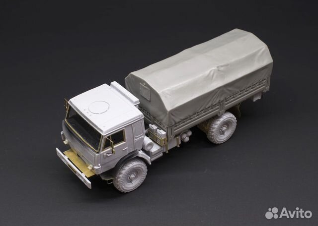 Сборная модель Армейского грузовика 4350 1/72