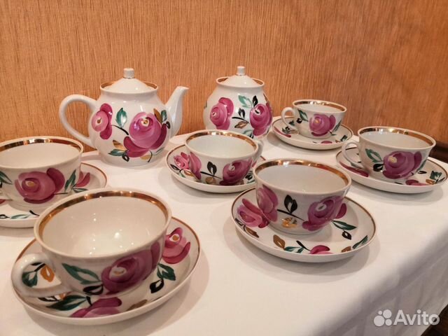 Сервиз чайный с розами СССР на 6 персон Сервиз чайный с розами СССР на 6 персон