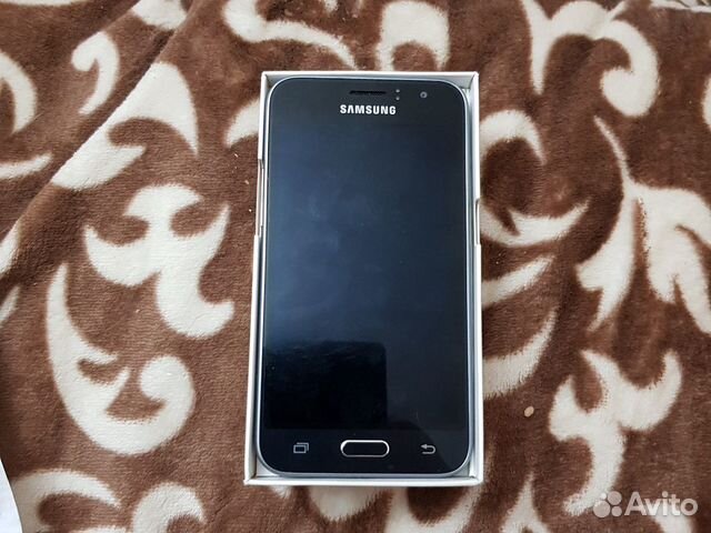 Телефон SAMSUNG J1 2016 Телефон SAMSUNG J1 2016
