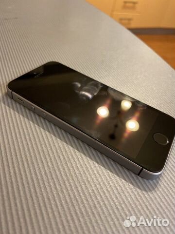 Телефон iPhone se Телефон iPhone se