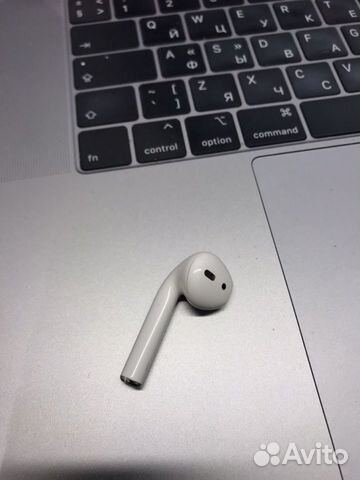 Левый наушник Airpods Левый наушник Airpods