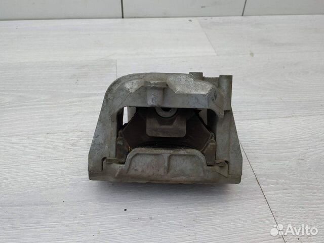 Опора двигателя правая 1K0199262AJ Skoda Octavia