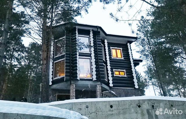 Сруб дома из рубленного бревна. Зимний лес. Кстово