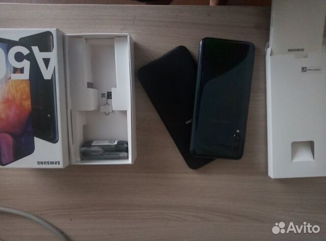 SAMSUNG Galaxy A50