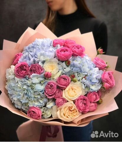 Нежный букет с гортензиями и розами Казань