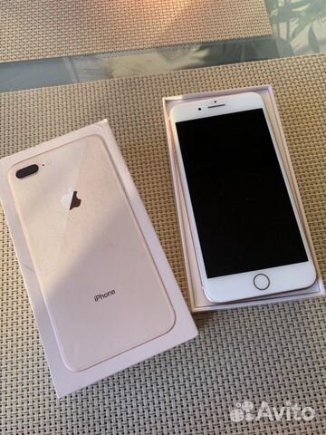 Телефон iPhone 8 Plus