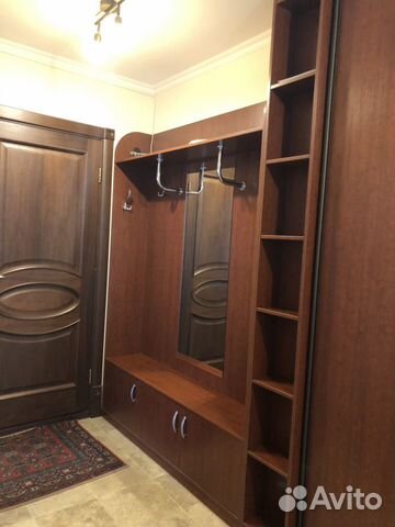 Прихожая и шкаф-купе с зеркалом