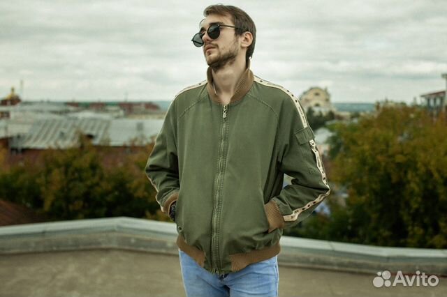 Бомбер Moschino оригинальный Бомбер Moschino оригинальный