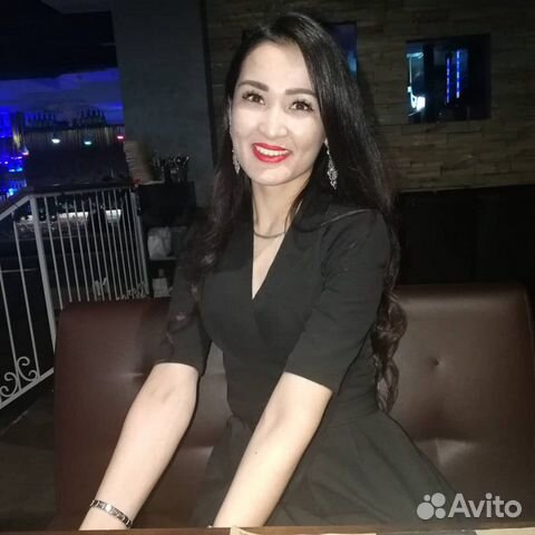 Хостес, продавец-консультант, администратор Хостес, продавец-консультант, администратор