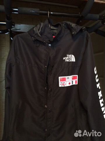 Ветровка The North Face&Supreme Ветровка The North Face&Supreme