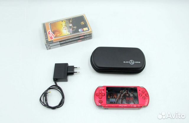 PSP 3008 красная + карта памяти 8GB PSP 3008 красная + карта памяти 8GB