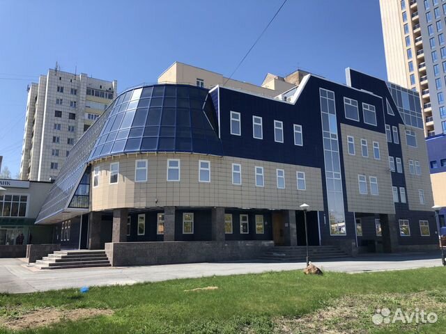 Здание с офисными помещениями, 21404.8 м²