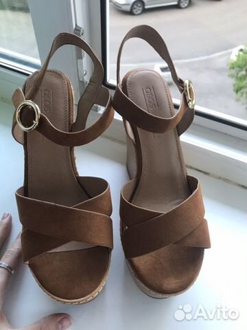 Новые босоножки на танкетке 38 ASOS Новые босоножки на танкетке 38 ASOS